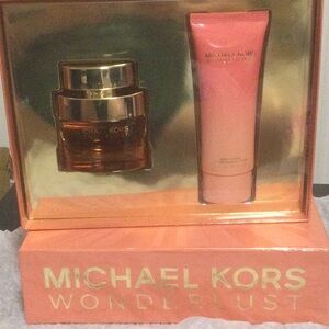 ❤️❤️Michael Kors Wonderlust Gift Set❤️❤️